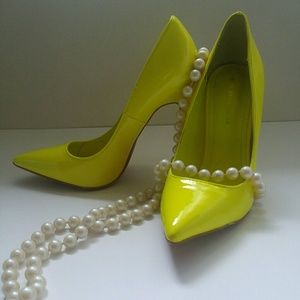 Neon yellow pumps🍐🍏🍈🍋